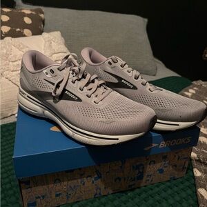 Brooks Men's Light Gray- Ghost 15 Shoes